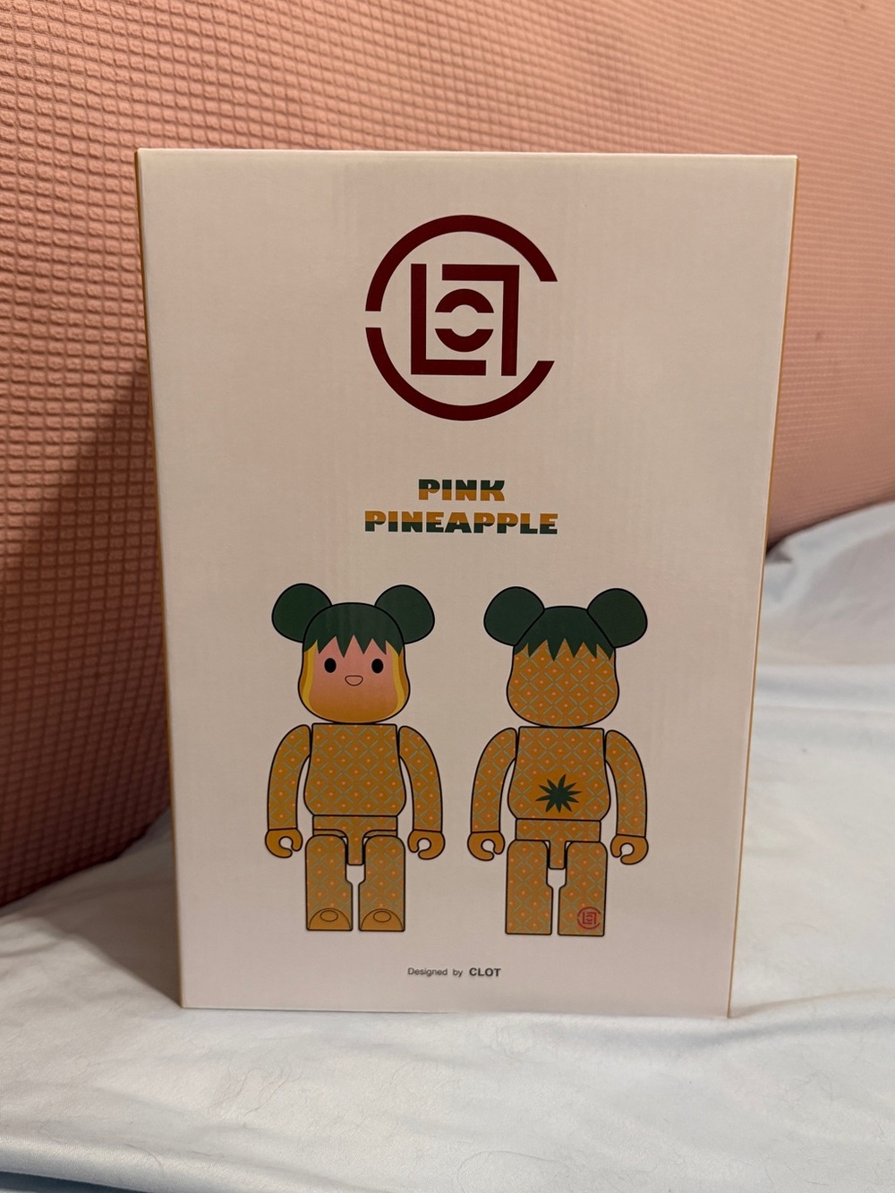 Bearbrick clot pineapple 400% + 100%